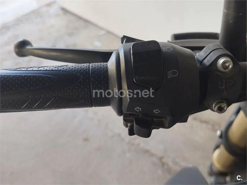 Keeway RKF 125 - Vista 10