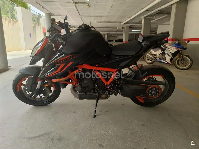 KTM 1290 Super Duke R - Vista 3