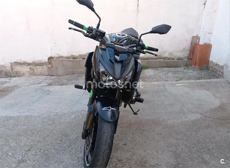 Kawasaki Z800 - Vista 4
