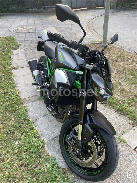 Kawasaki Z900 - Vista 4