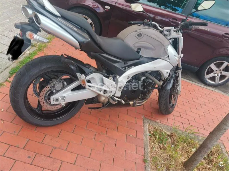 Suzuki GSR600 - Vista 4