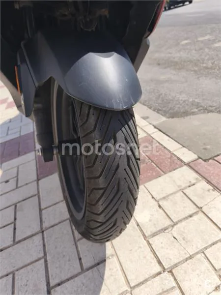 Honda Forza 125 - Vista 4