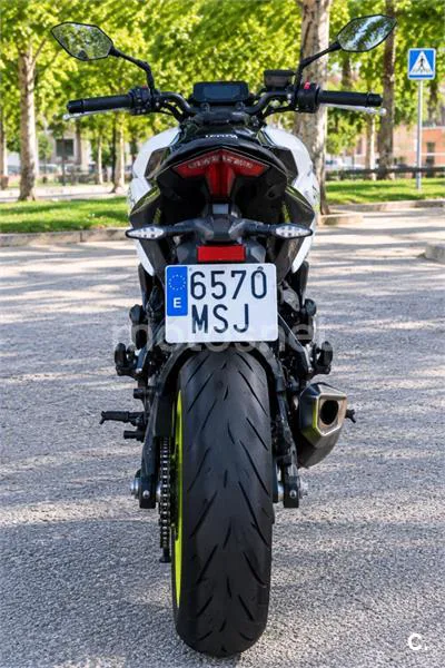 CFMOTO 650NK - Vista 4
