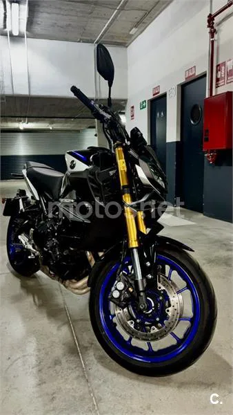 Yamaha MT-09 - Vista 4