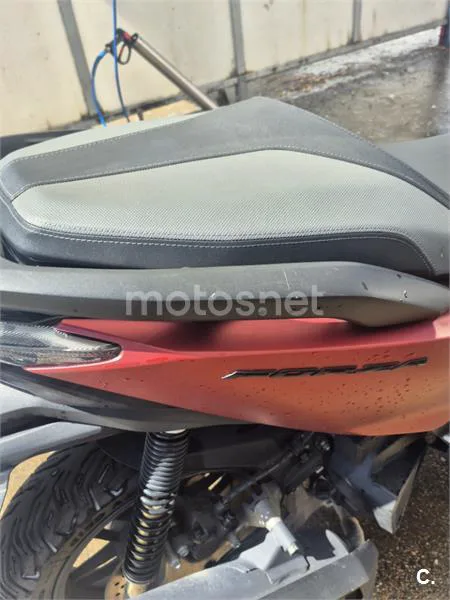 Honda Forza 125 - Vista 8