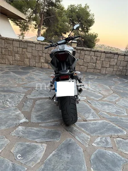 Yamaha MT-07 - Vista 8