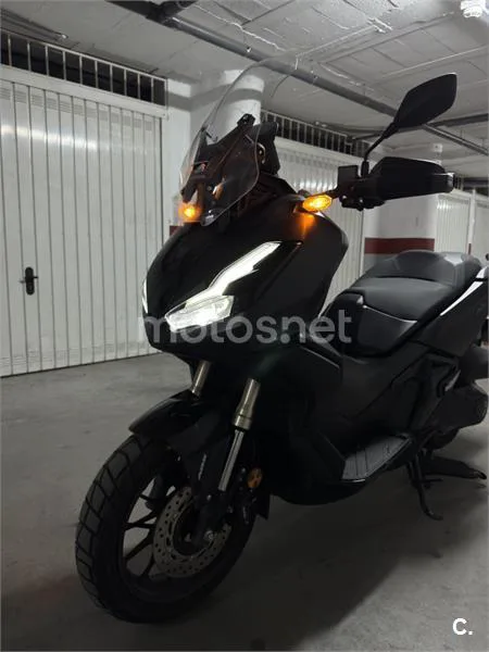 Honda ADV350 - Vista 11