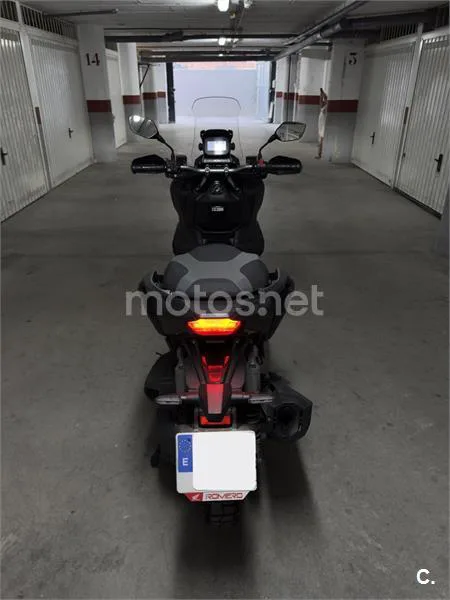 Honda ADV350 - Vista 12