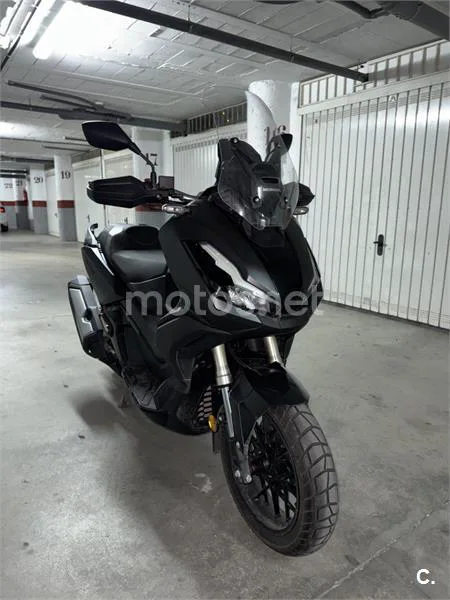 Honda ADV350 - Vista 3