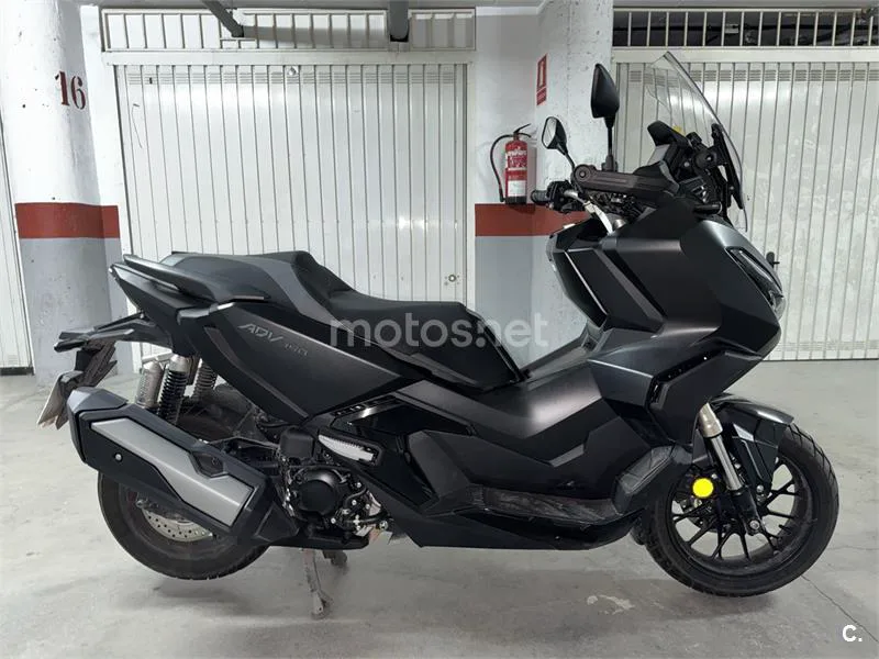 Honda ADV350 - Vista 6