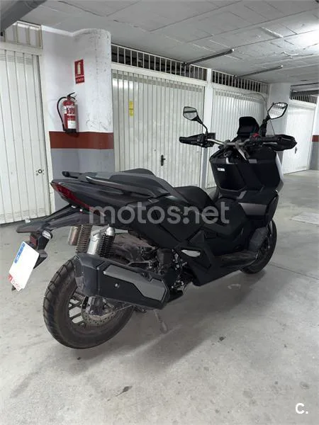 Honda ADV350 - Vista 7