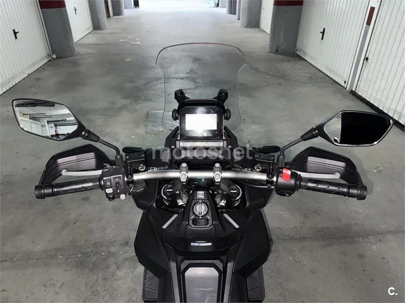 Honda ADV350 - Vista 9