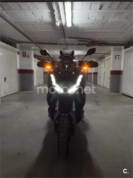 Honda ADV350 - Vista 10