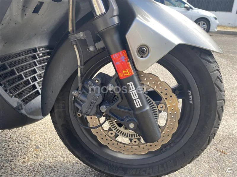 Kymco Super Dink 300 - Vista 4