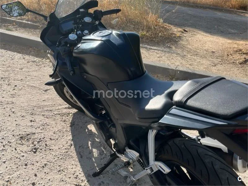 Yamaha YZF-R125 - Vista 4