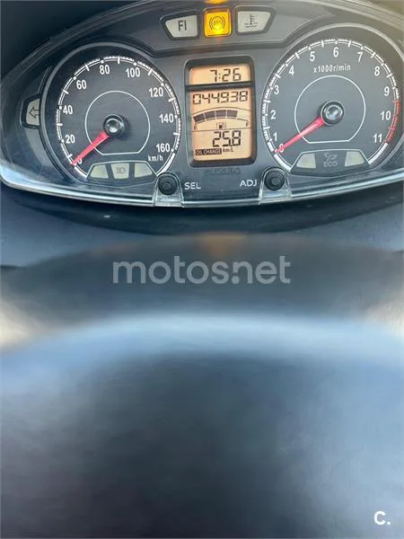 Suzuki Burgman 200 - Vista 4