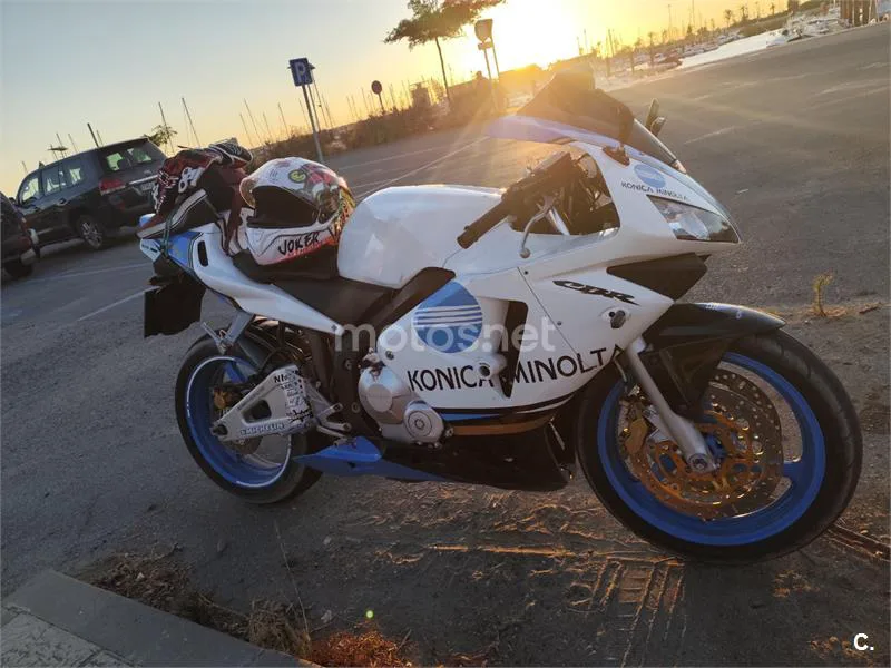 Honda CBR600RR - Vista 4
