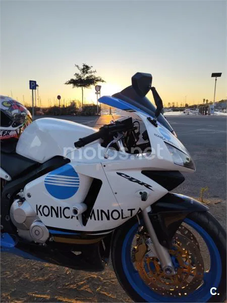 Honda CBR600RR - Vista 5