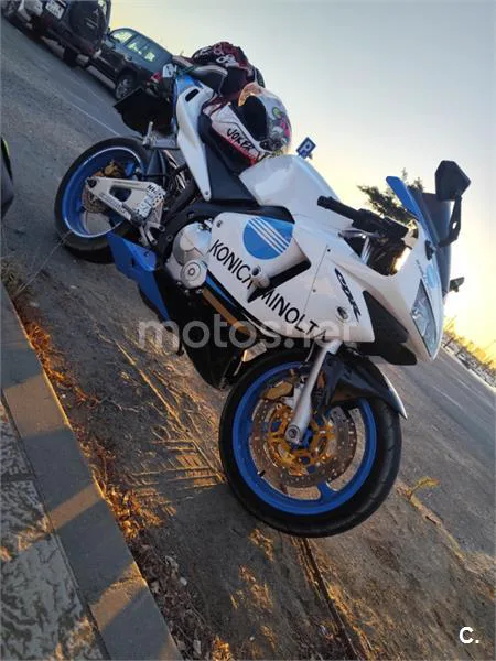 Honda CBR600RR - Vista 7