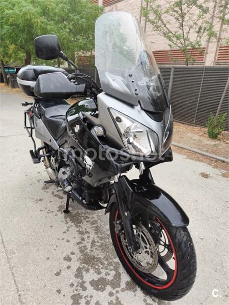 Suzuki V-Strom 1000 - Vista 3