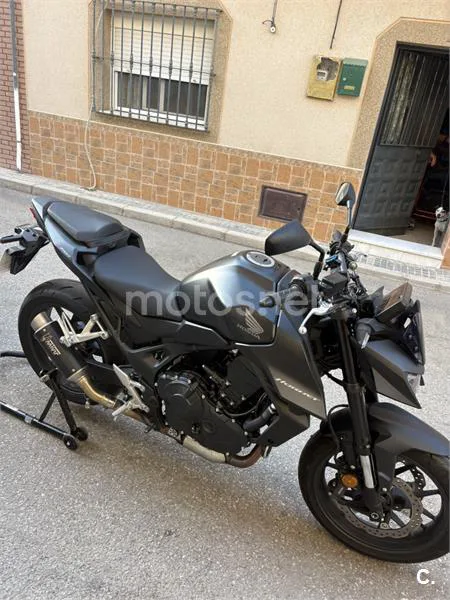 Honda CB750 Hornet - Vista 4