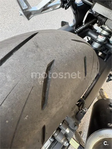 Honda CB750 Hornet - Vista 6