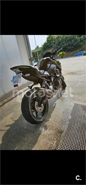 Kawasaki Z900 - Vista 3