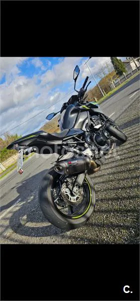 Kawasaki Z900 - Vista 4