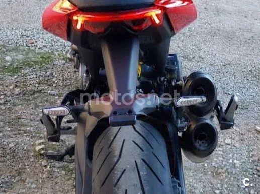 Ducati Monster - Vista 3