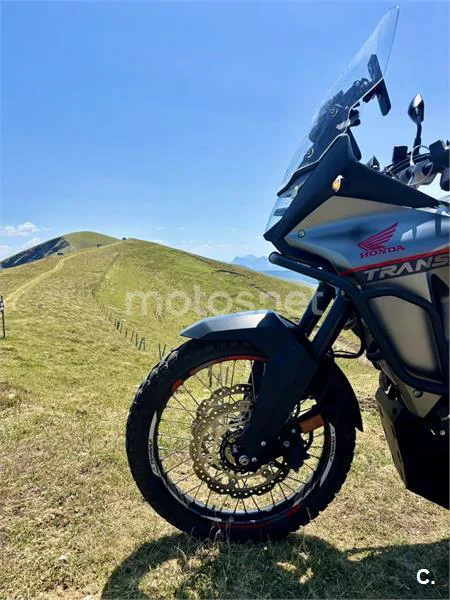 Honda XL750 Transalp - Vista 4