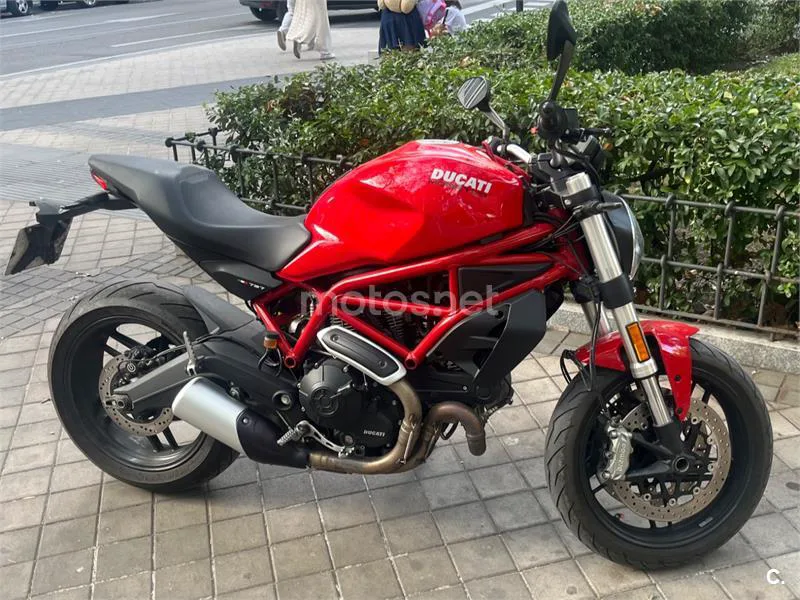 Ducati Monster 797 - Vista 3