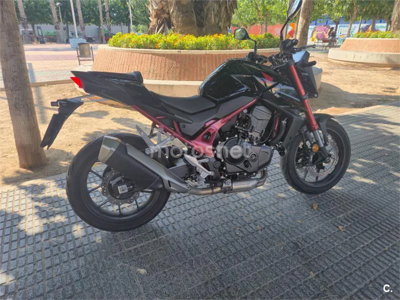Honda CB750 Hornet - Vista 5