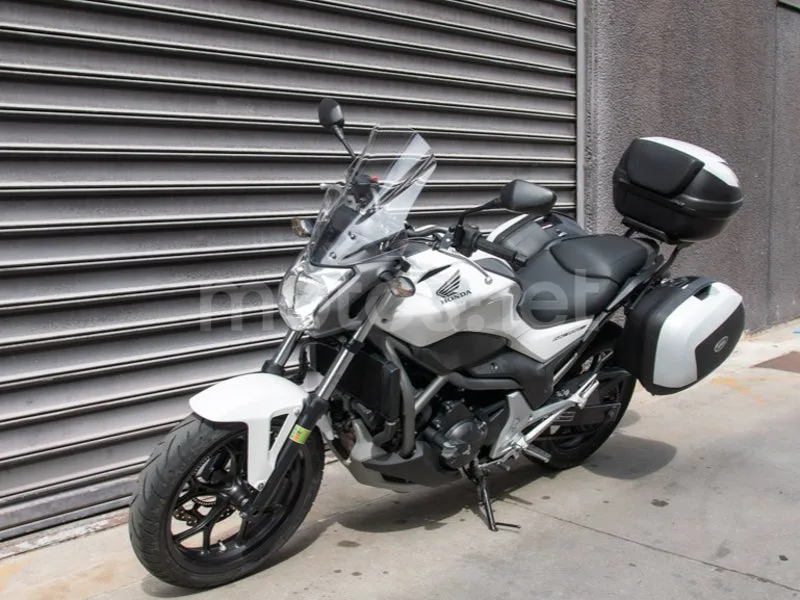 Honda NC700S - Vista 13