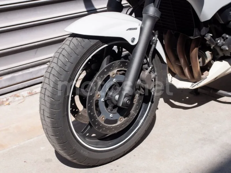 Yamaha XJ6 Diversion S - Vista 16