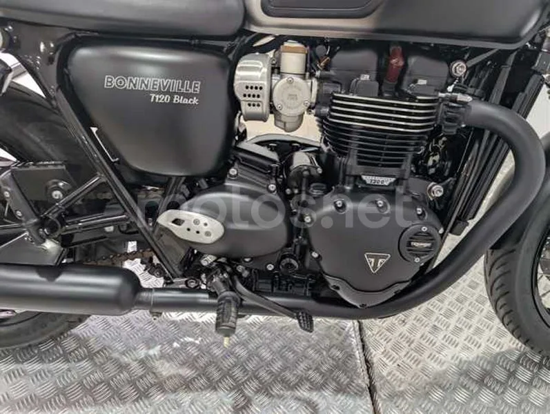 Triumph Bonneville - Vista 20