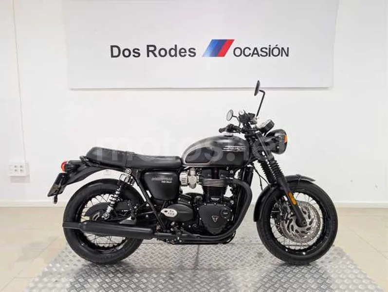 Triumph Bonneville - Vista 5