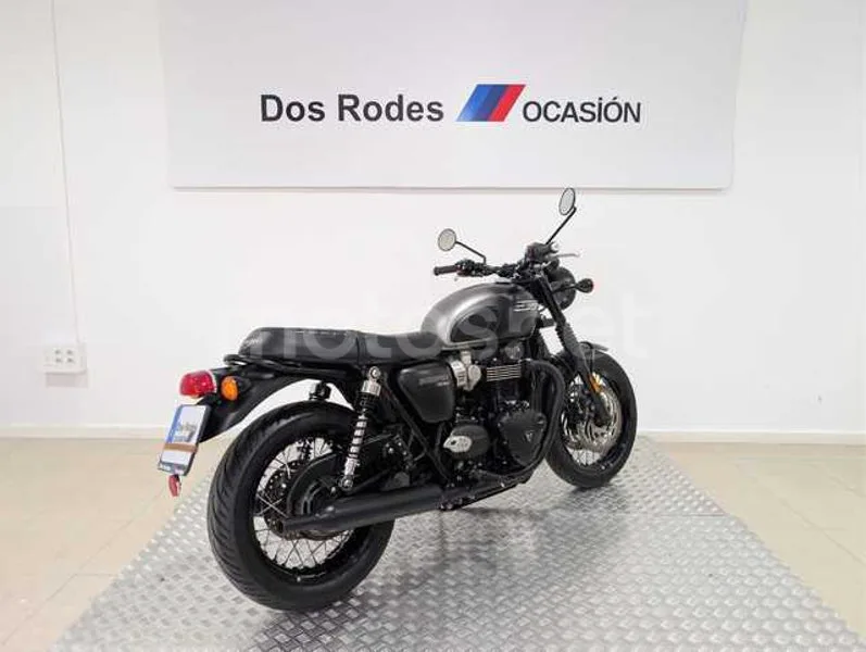 Triumph Bonneville - Vista 7
