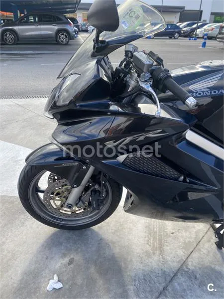 Honda VFR800F - Vista 3