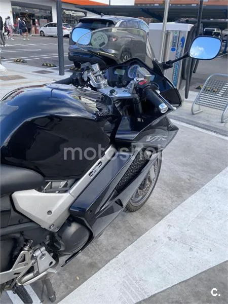 Honda VFR800F - Vista 6