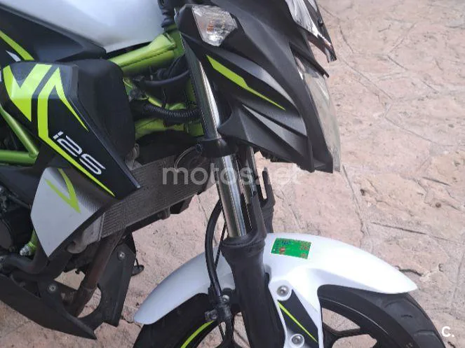 Yamaha YS125 - Vista 4