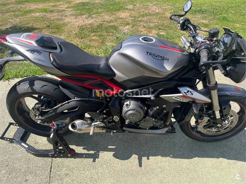 Triumph Street Triple - Vista 3