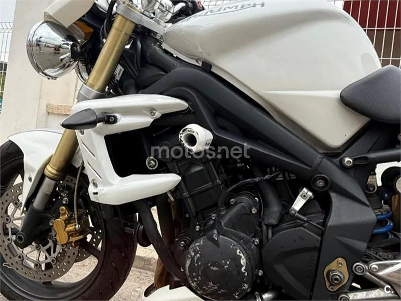 Triumph Street Triple - Vista 11