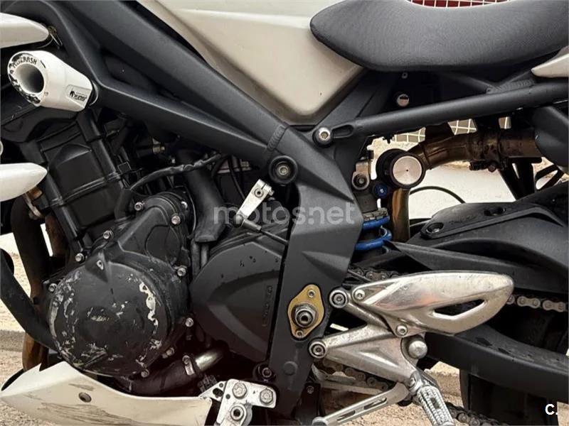 Triumph Street Triple - Vista 12