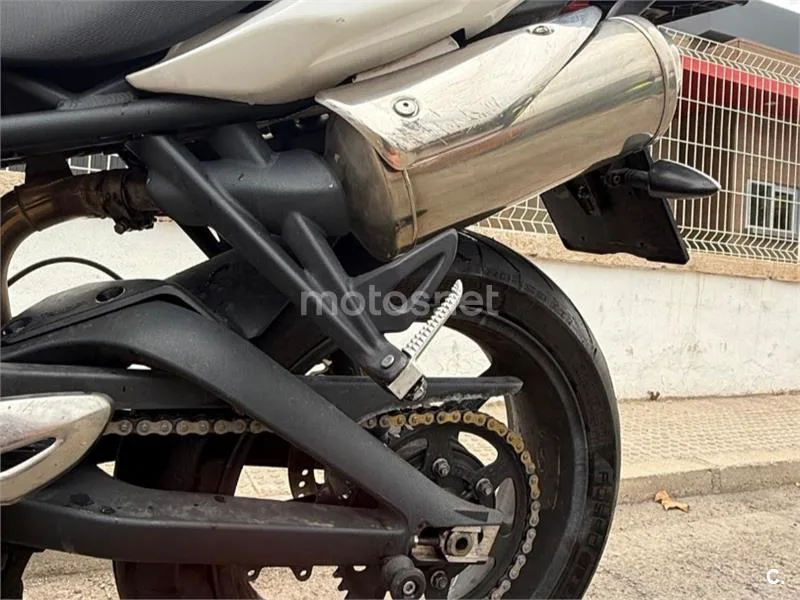 Triumph Street Triple - Vista 7