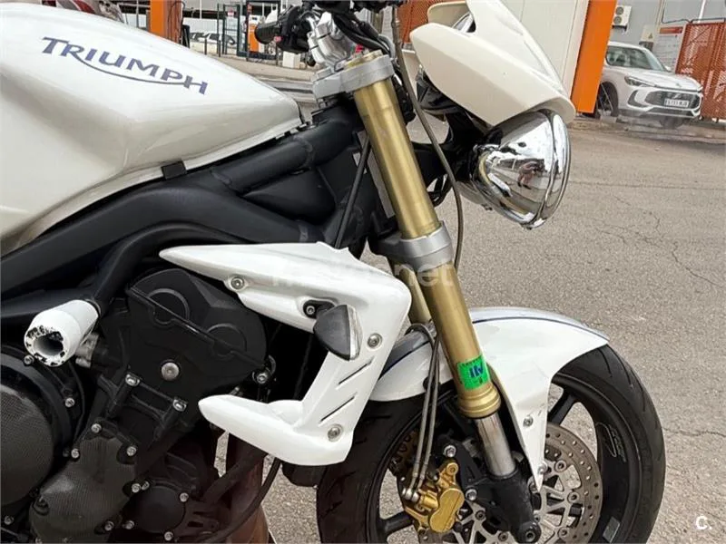 Triumph Street Triple - Vista 9