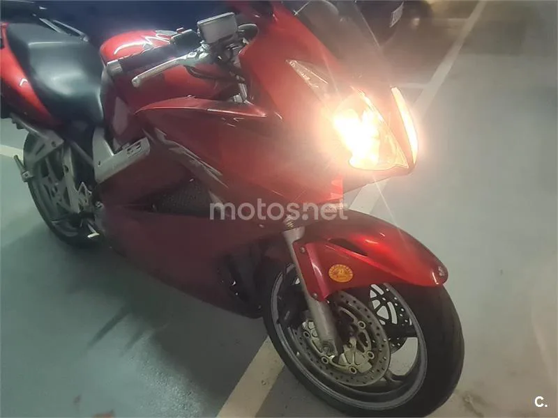 Honda VFR800F - Vista 11