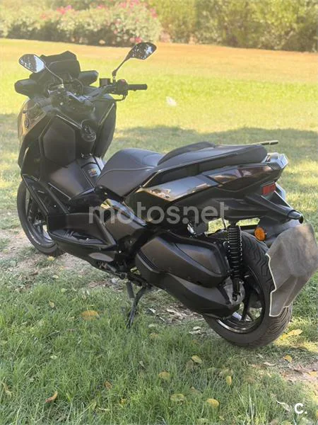 Yamaha XMAX 300 - Vista 4