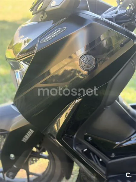 Yamaha XMAX 300 - Vista 5