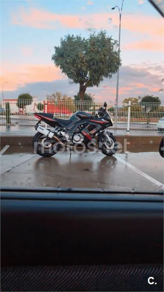 Suzuki V-Strom 650 - Vista 4