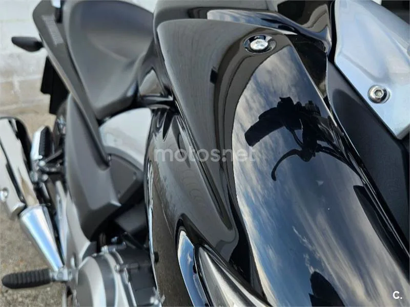 Suzuki Inazuma 250 - Vista 9